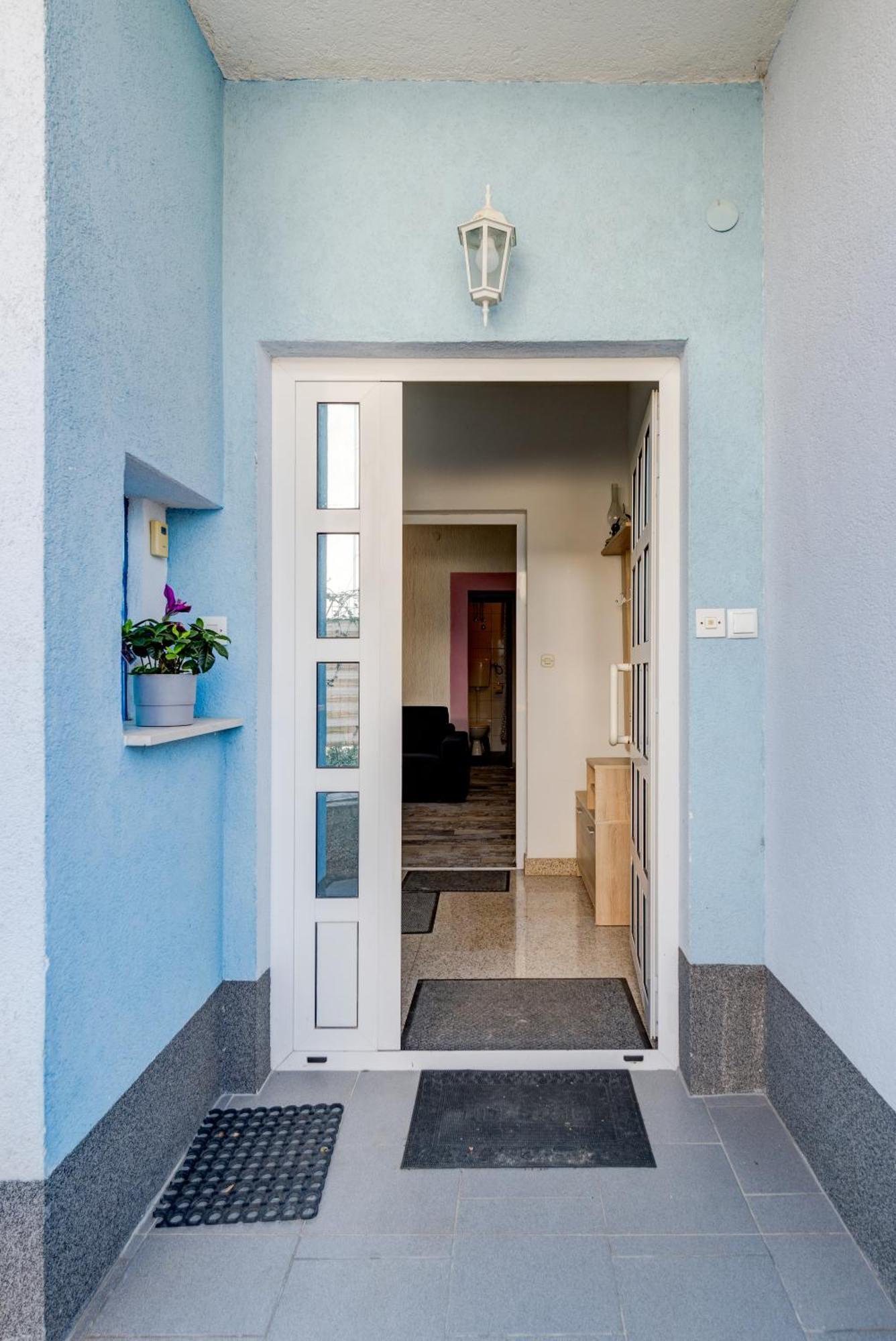 Deepwater House Apartment Slatine Ngoại thất bức ảnh
