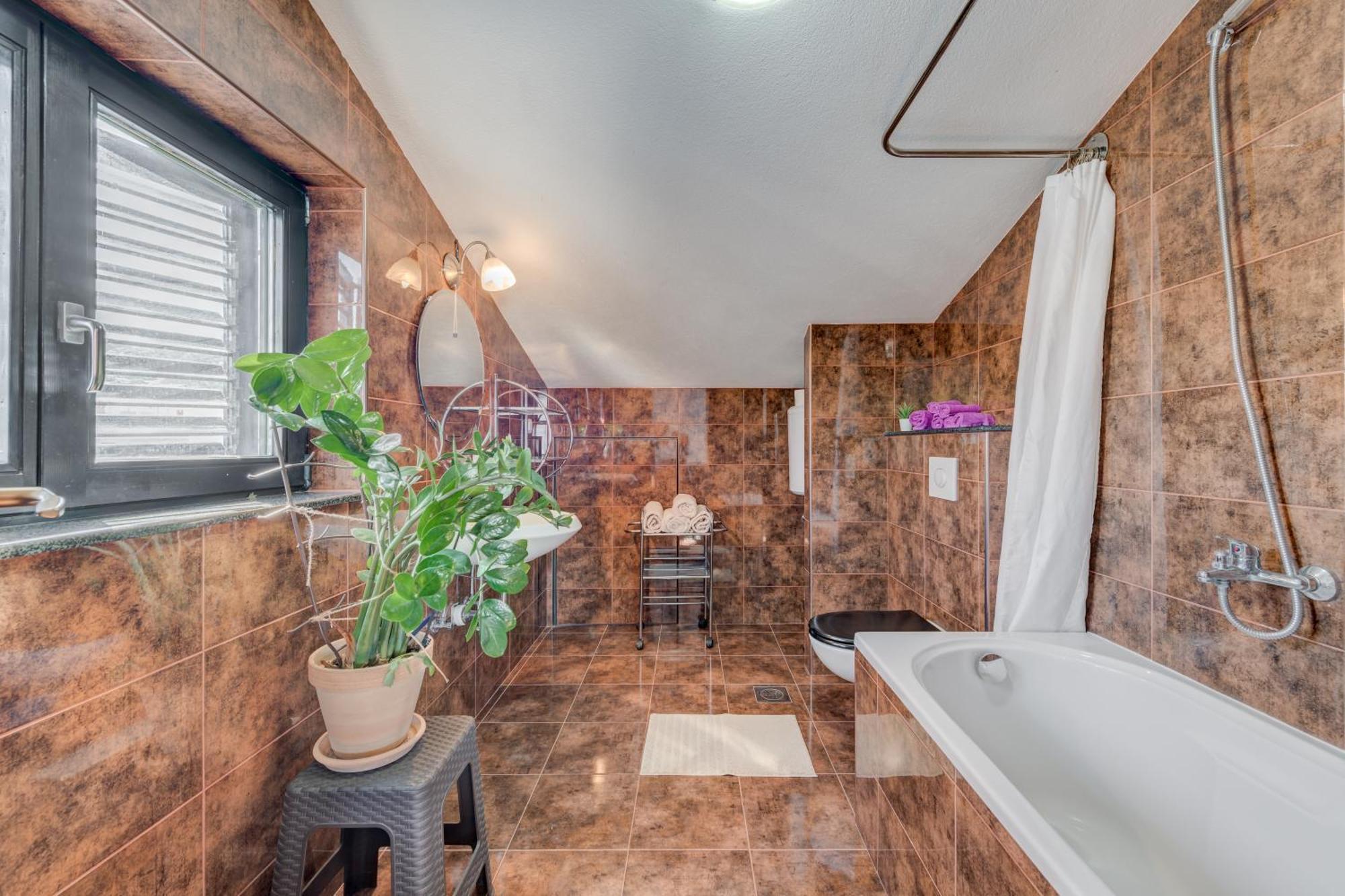 Deepwater House Apartment Slatine Ngoại thất bức ảnh