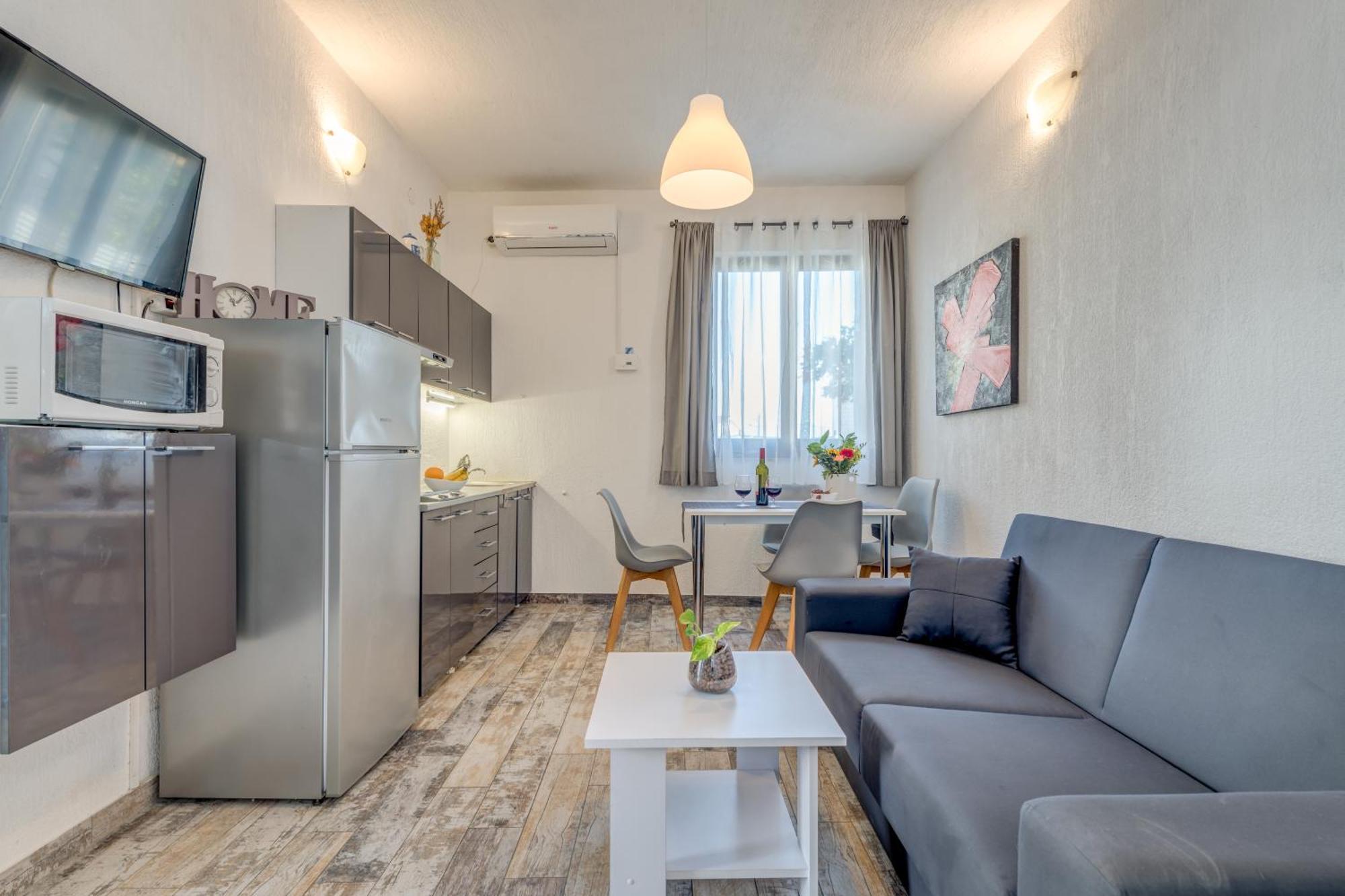 Deepwater House Apartment Slatine Ngoại thất bức ảnh