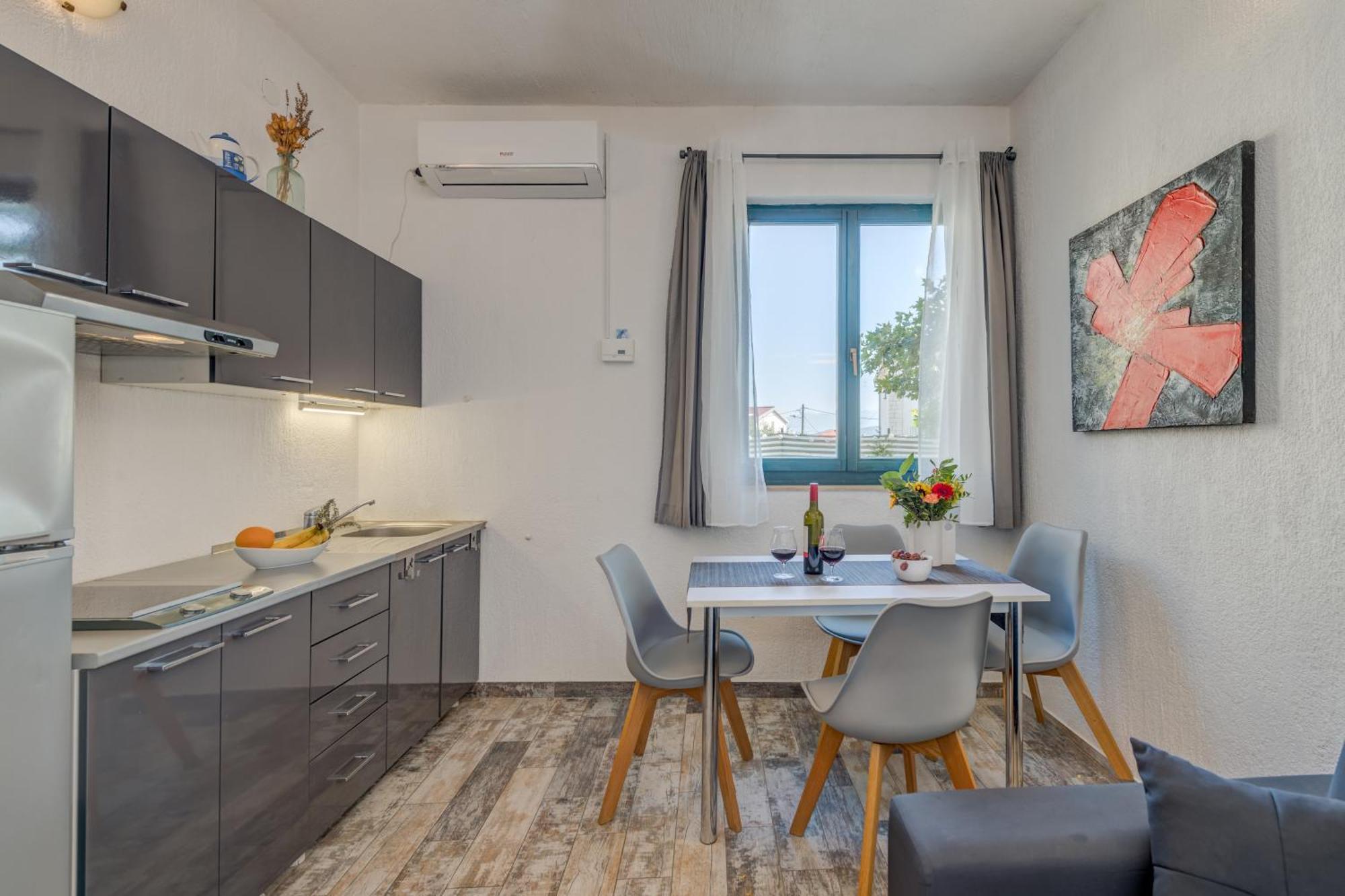 Deepwater House Apartment Slatine Ngoại thất bức ảnh