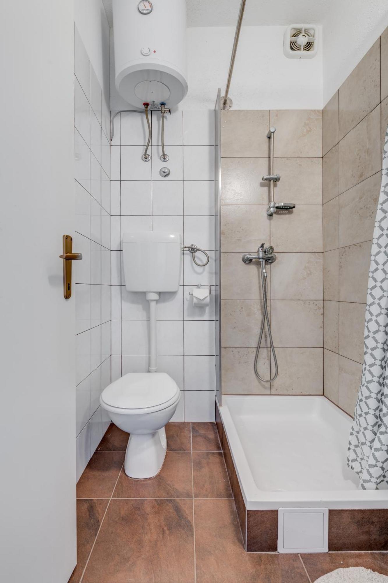 Deepwater House Apartment Slatine Ngoại thất bức ảnh